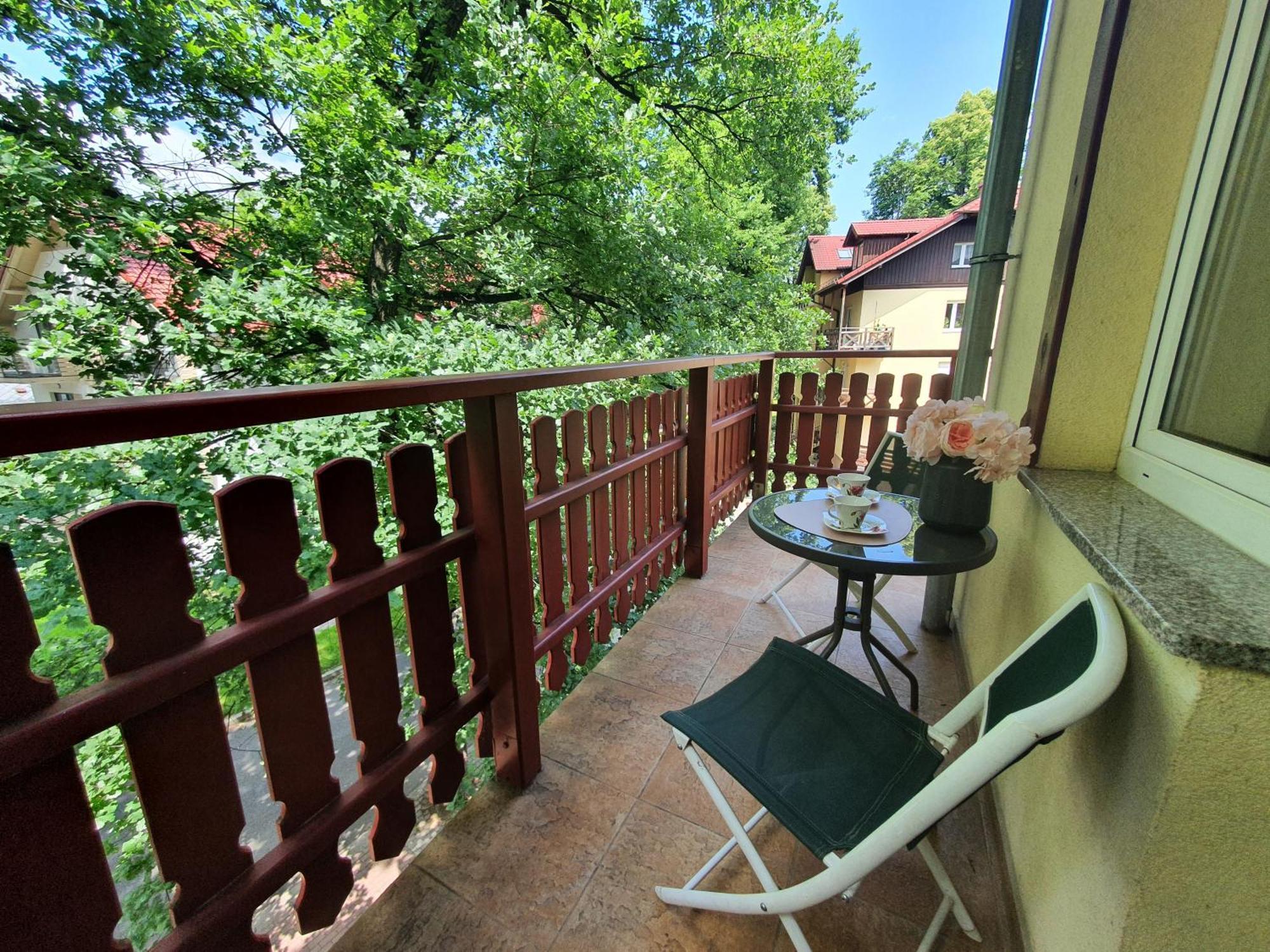 Apartamenty Sun&Fun Rezydencja Pod Debami Nad Lomnica 1B I 2B- Blisko Centrum I Sklepow W Otoczeniu Zieleni Karpacz Oda fotoğraf
